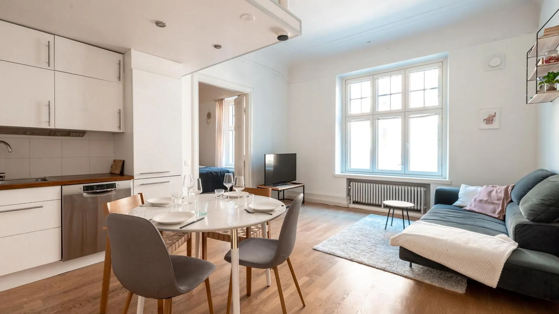 2Ndhomes Charming 1Br Apartment With Sauna In The Center contacts